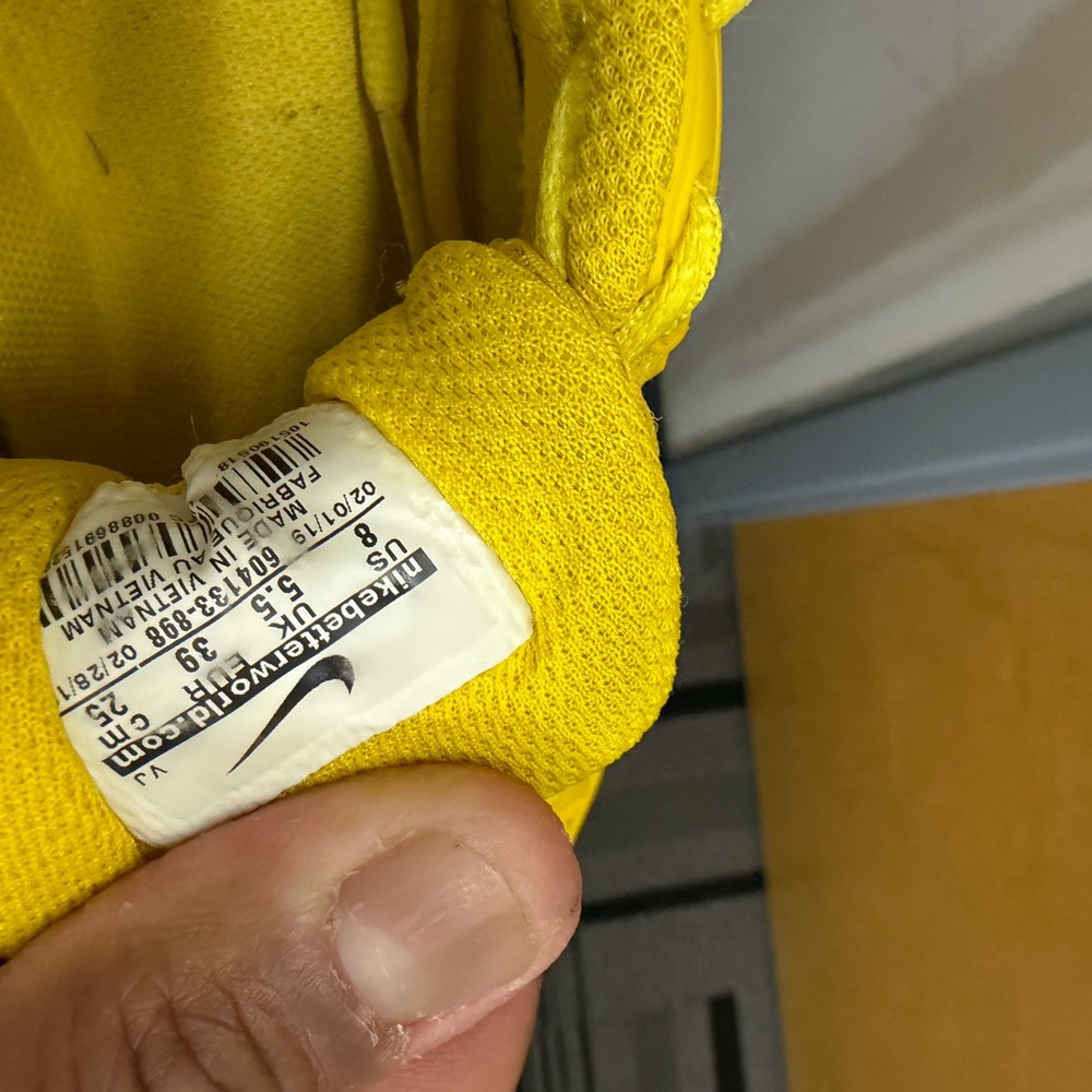 Nike Bright Yellow Sports Shoes - Picture 7 of 7